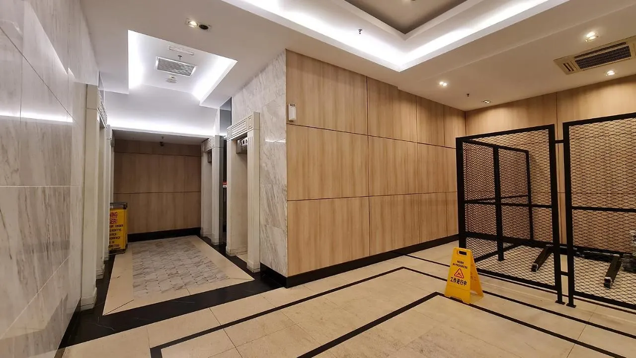 Rooms At Mansion One, Shared Apartment Only George Town