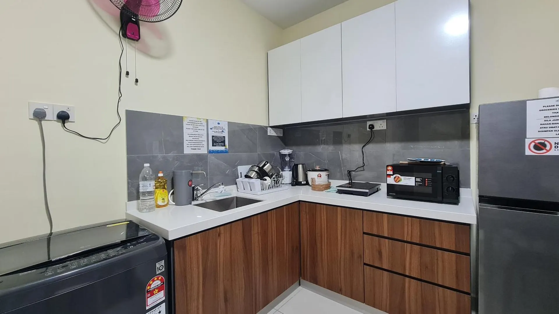Rooms At Mansion One, Shared Apartment Only George Town Privat bolig