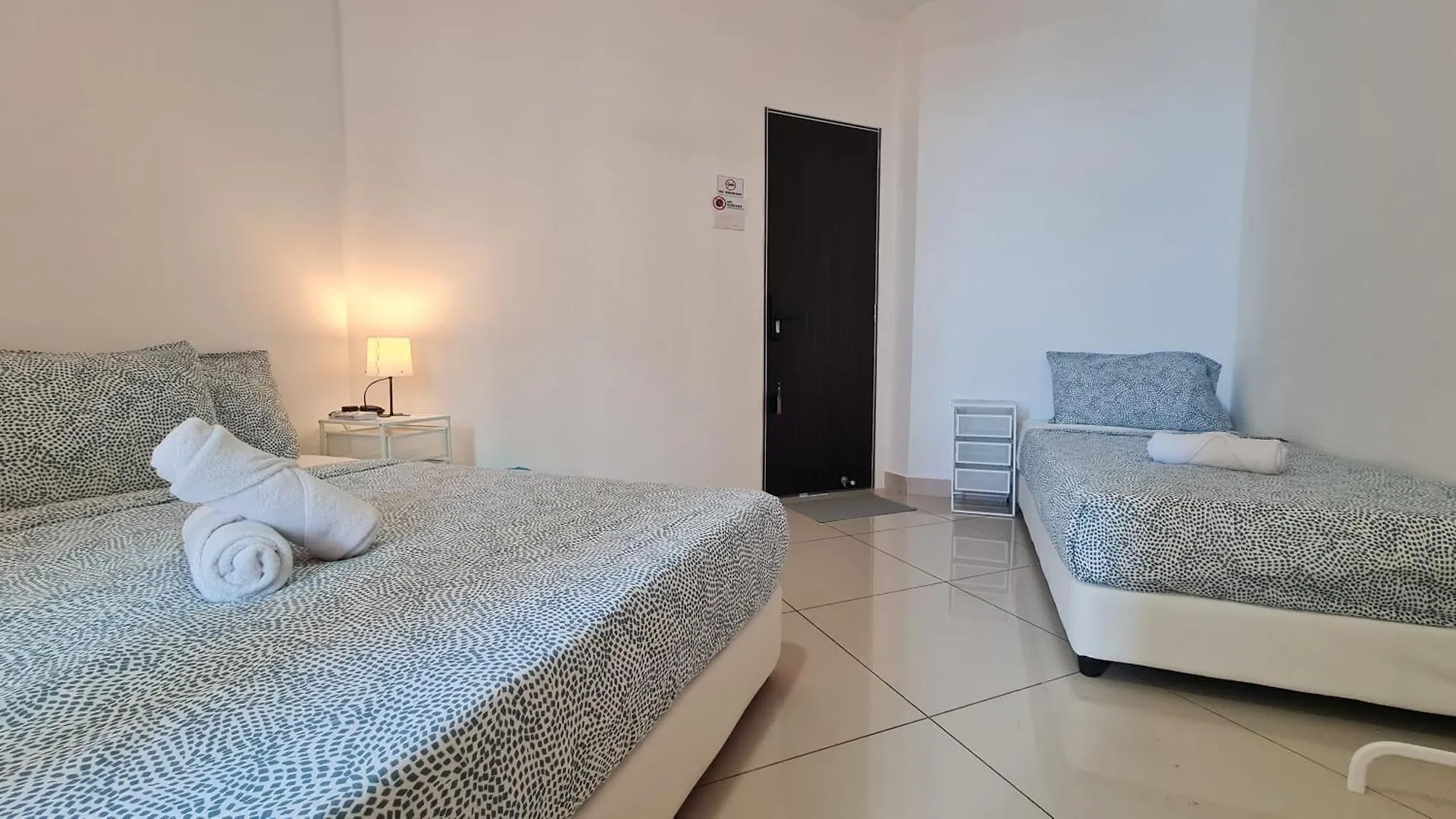 Rooms At Mansion One, Shared Apartment Only George Town Malaysia
