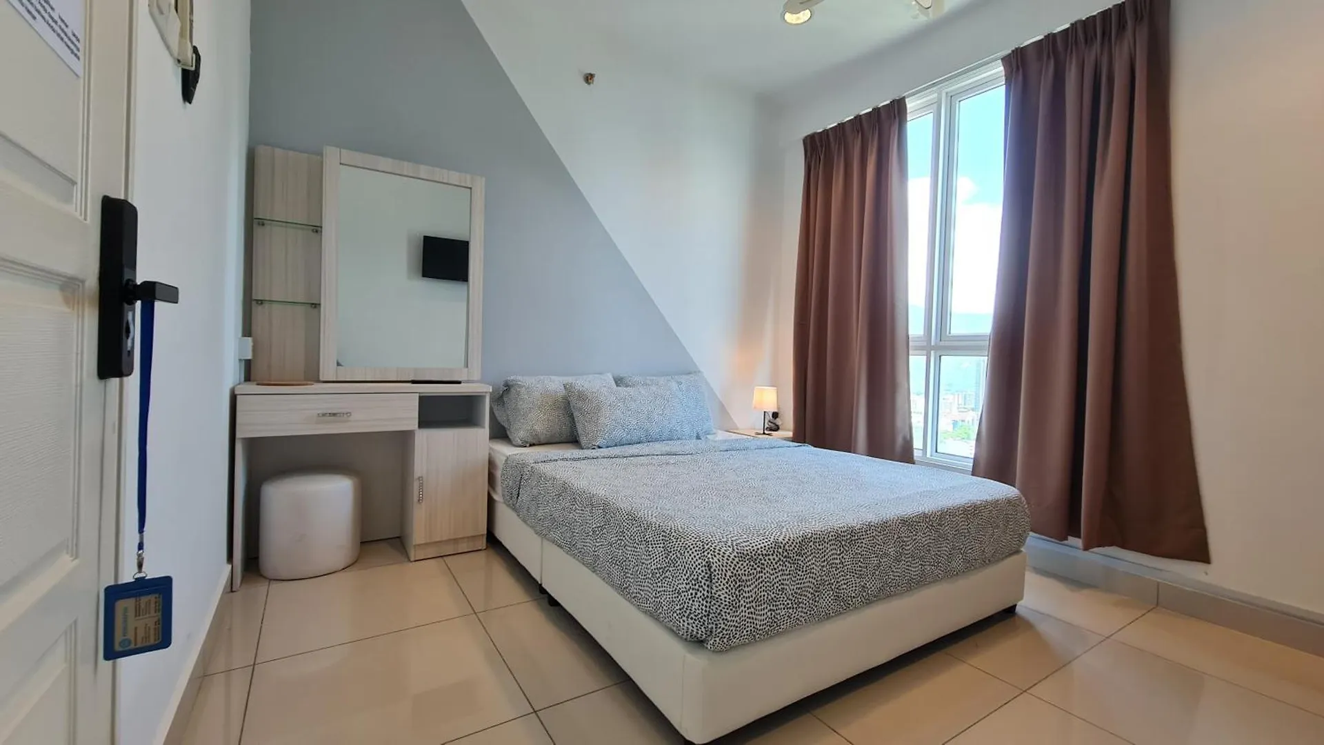Rooms At Mansion One, Shared Apartment Only George Town Privat bolig