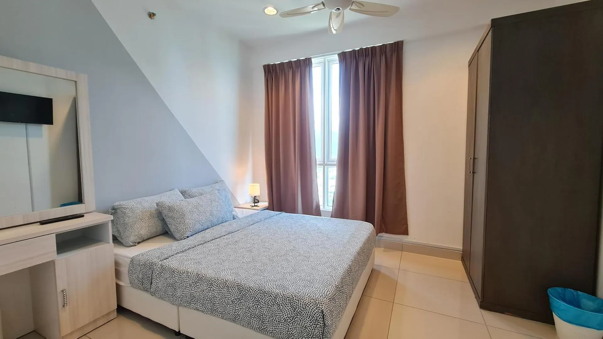 Rooms At Mansion One, Shared Apartment Only George Town