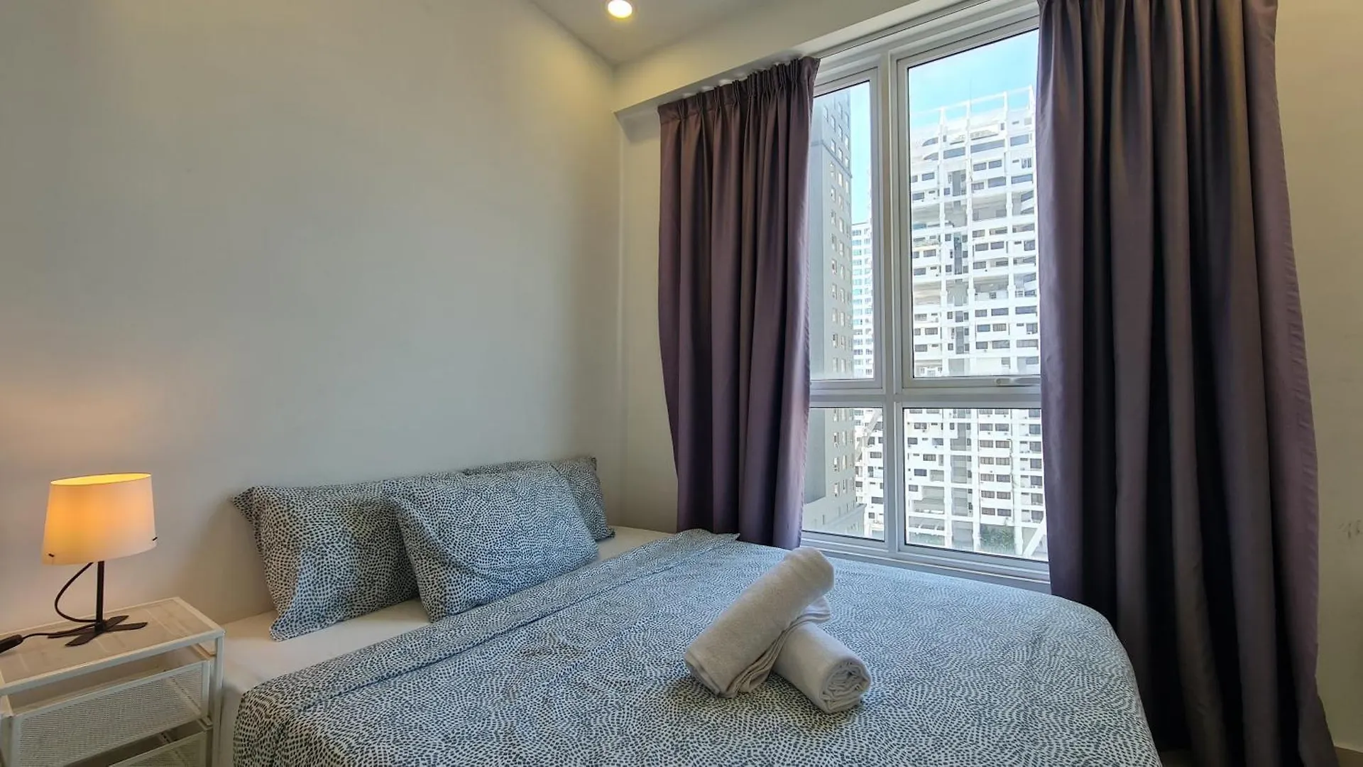 Rooms At Mansion One, Shared Apartment Only George Town Privat bolig